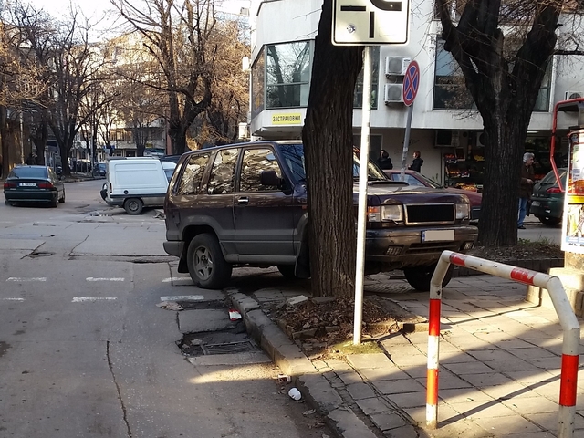 Безобразно паркиране във Варна