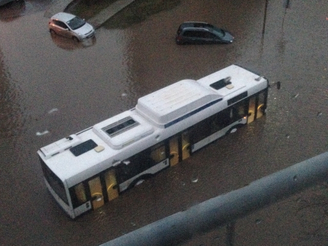 Защо дъждът доведе до сериозни последици?