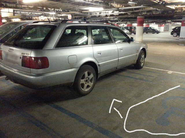 Инвалидно място за паркиране