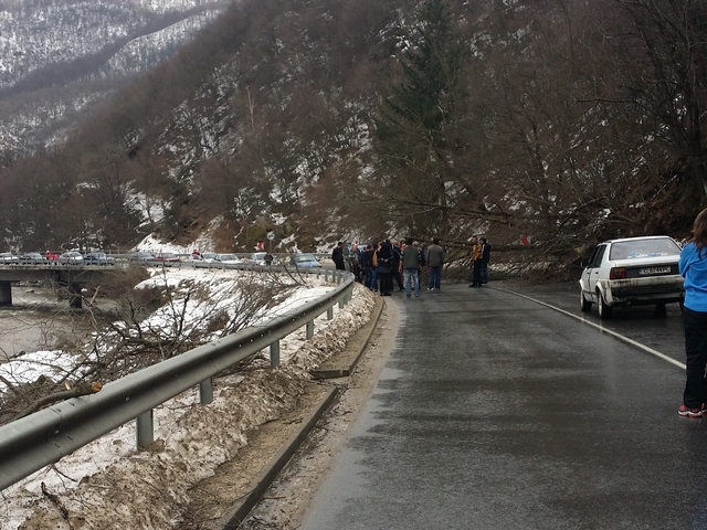 Блокиран път Велинград