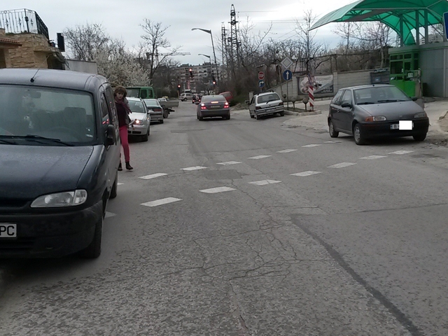 Паркиране на пешеходна пътека