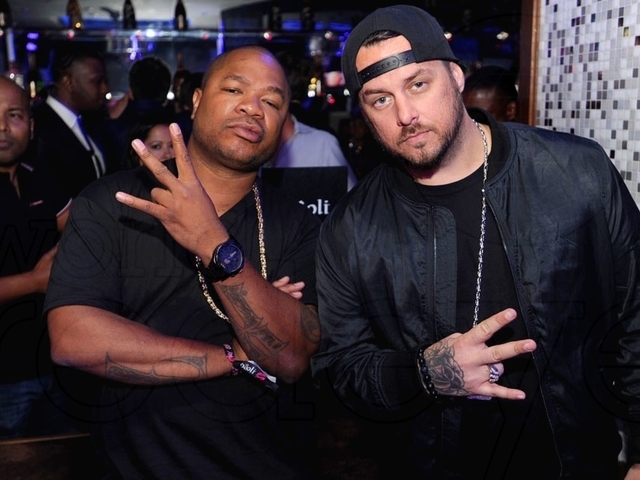 DJ Fingaz е неотменният диджей до рапъра Xzibit