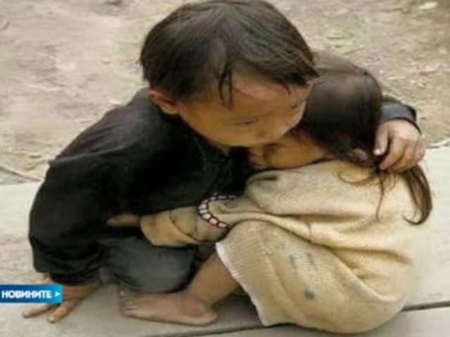 Тази снимка обиколи света. Тя е документирала ужаса на милиони деца в опустошения район в Непал