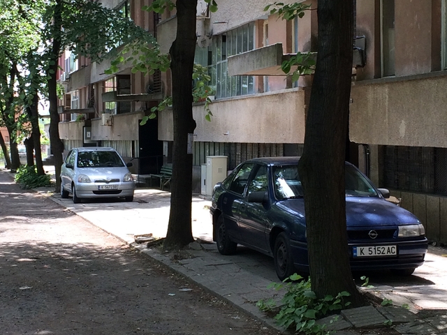 В град Кърджали масово спиране на тротоари