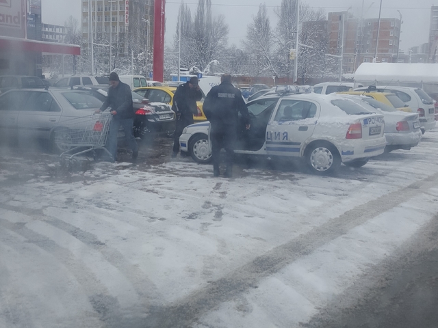 Закъсала патрулка