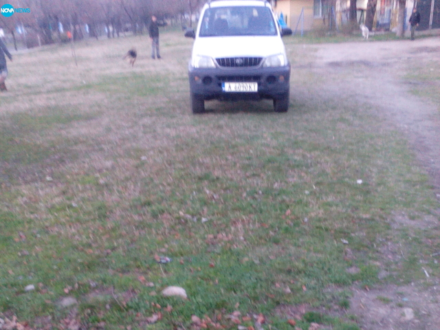 Паркиране върху зелени площи