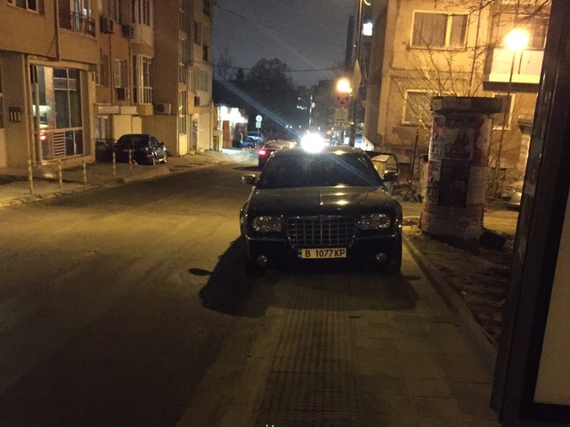 Паркиране на нов тротоар