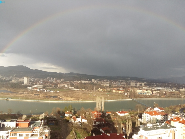 Красива дъга