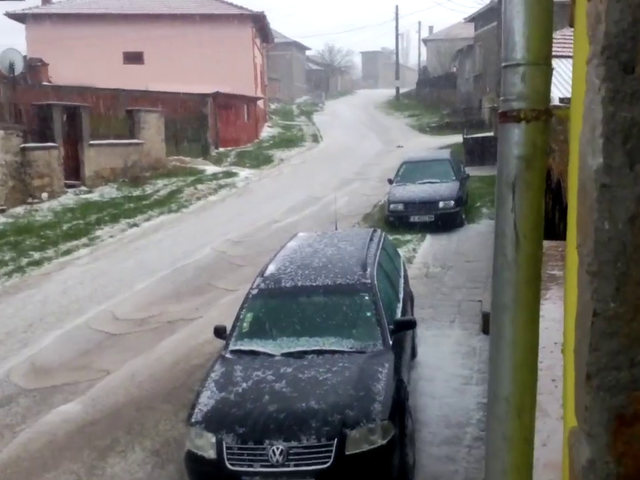 Силна градушка в село Динево