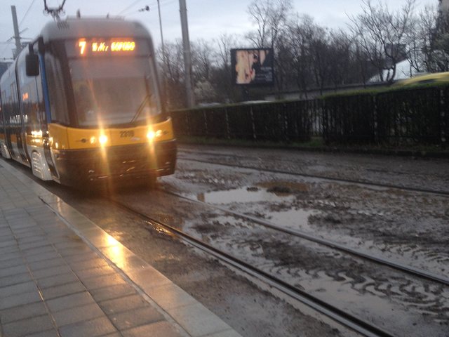 Трамвайна спирка в София