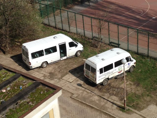 Паркиране в зелени площи