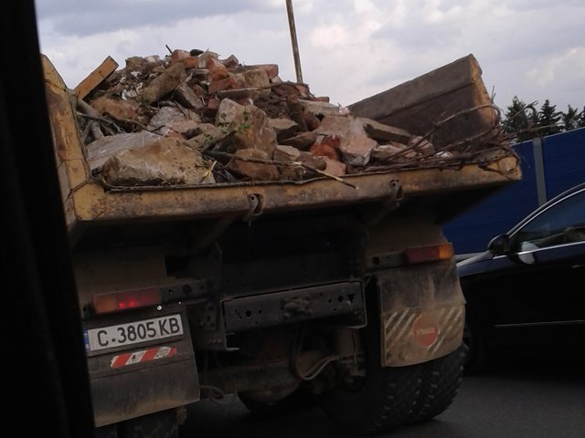 Това е на Околовръстното пред софийски мол