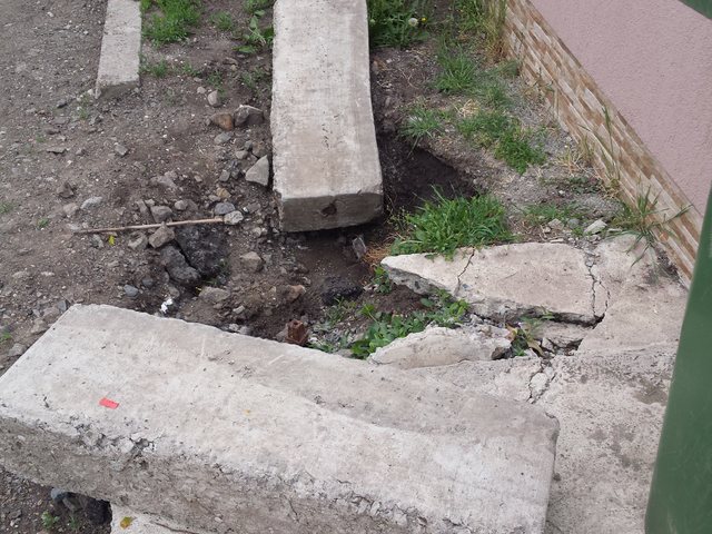 Докага децата ми ще се пребиват в тези бордюри!!!?