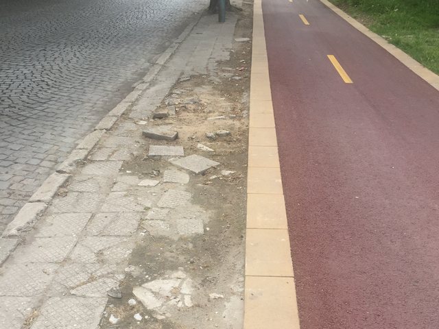 Тротоари във втория по-големина град в България