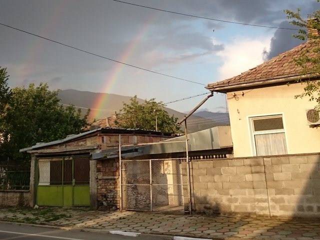 Дъга и идващия дъжд