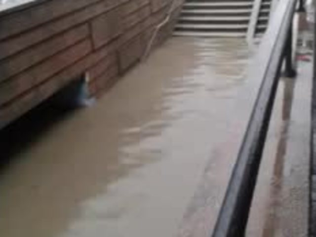 Наводнен подлез във Варна