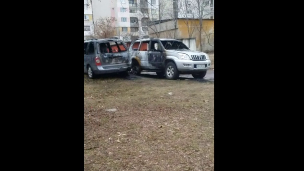 Запалени автомобили в София