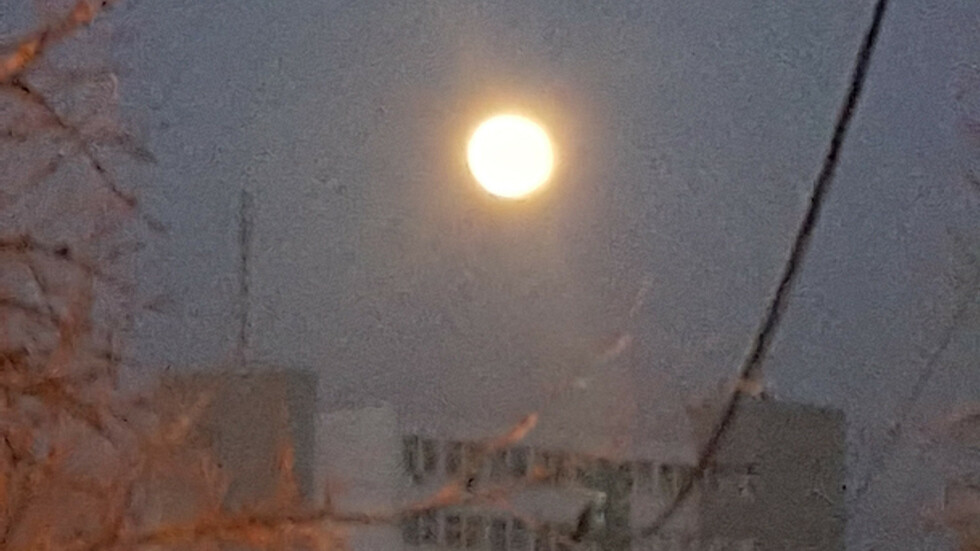 Ярка Луна над Хасково
