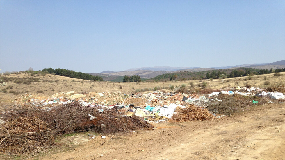 Незаконно сметище