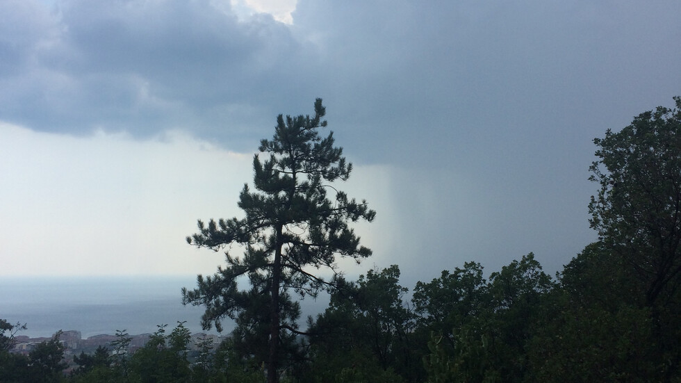 Дъжд над Свети Влас