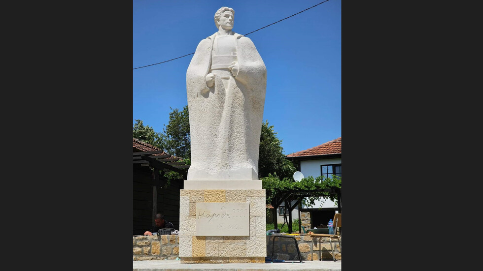Откриха нов паметник на Васил Левски