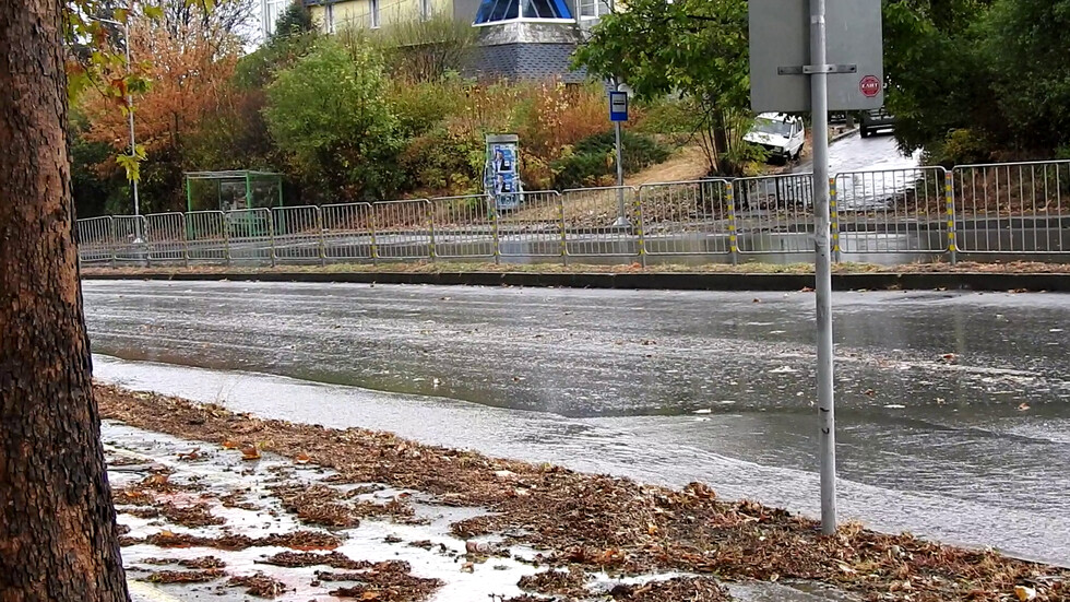 Пороен дъжд в Разград превърна улиците в реки