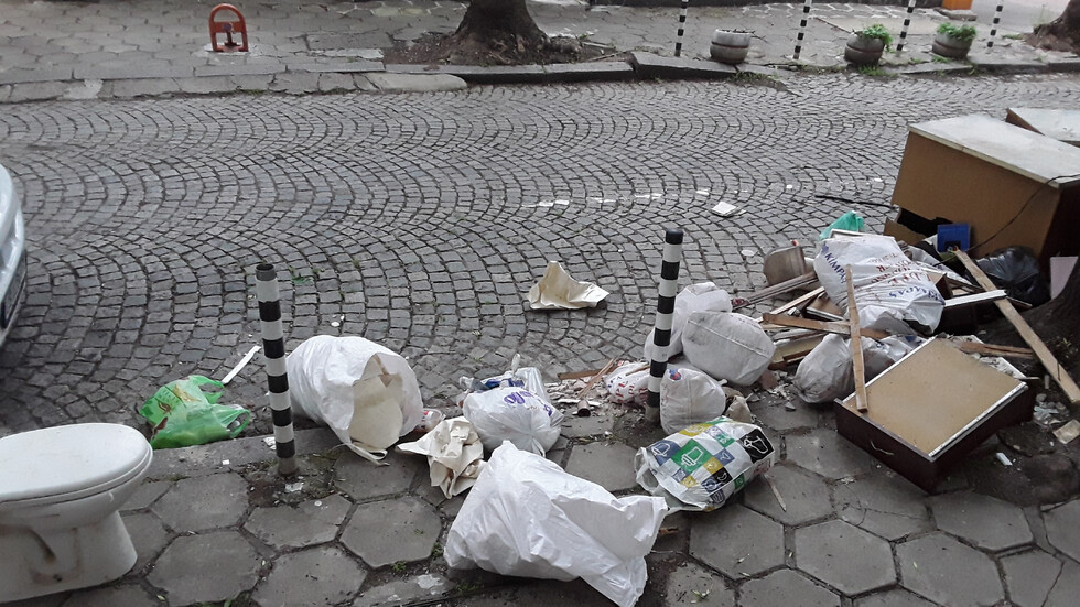 Абсурд с чистотата в центъра на София
