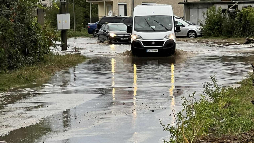 Потопа на главен път през село Ягода, Старозагорска област