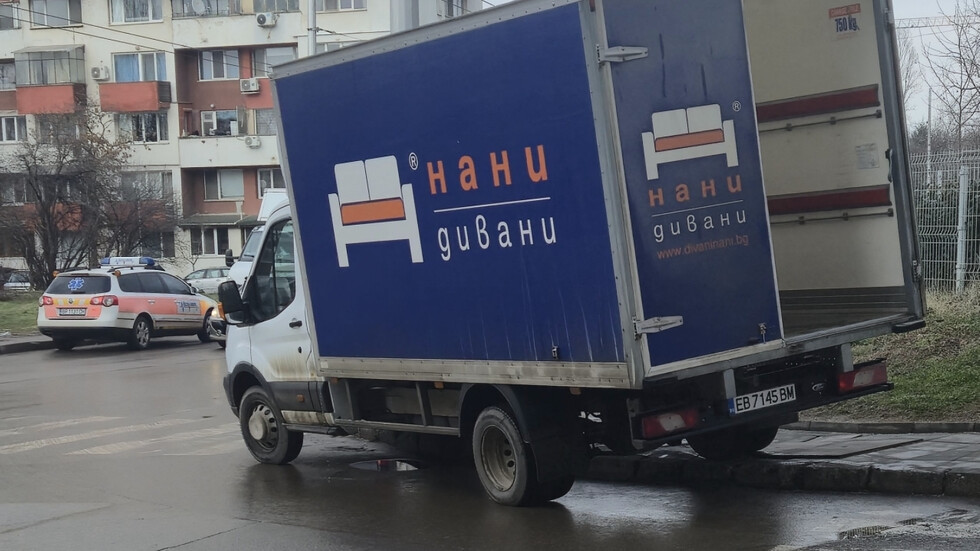 Паркирал на 2 пешеходни пътеки пред столична болница