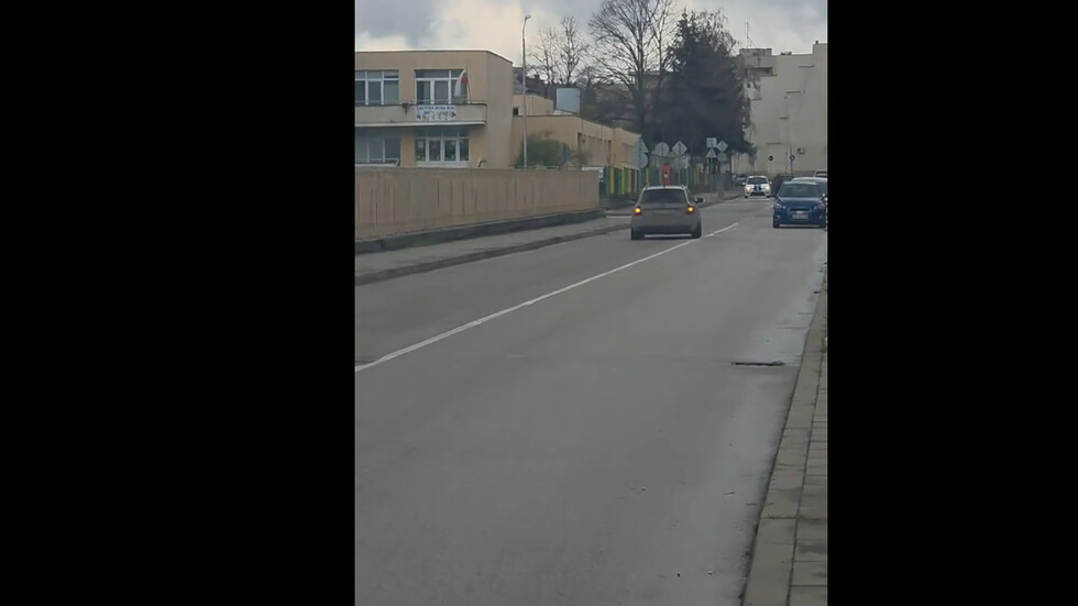 Опасно шофиране в жилищен квартал
