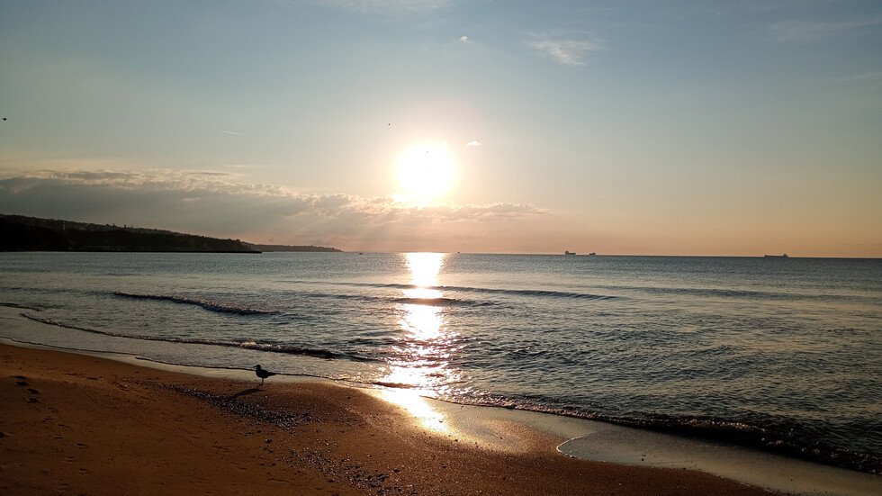 Априлски изгрев