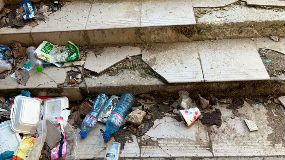 Жители на Ловеч сигнализират за опасен подлез