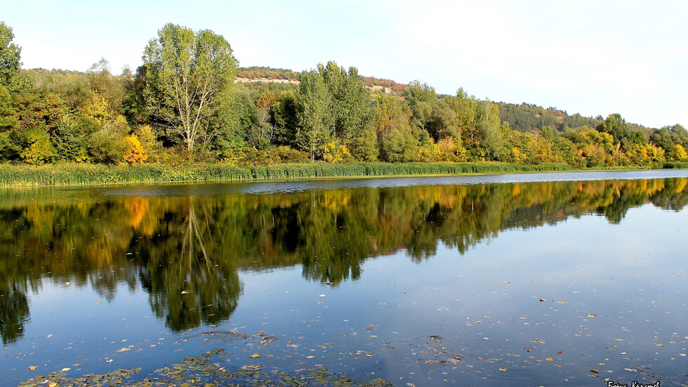 Река Искър - есенни отражения край село Крета