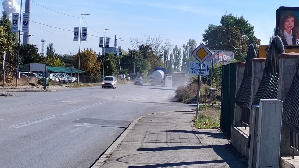 Международен път Е85 потъва в кал