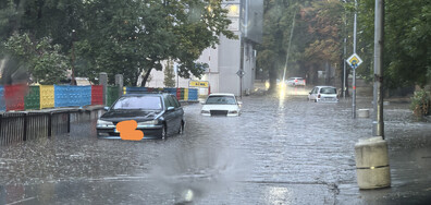 Наводнени улици в Русе