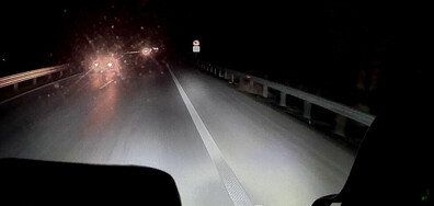 Кола в насрещното на АМ „Тракия”