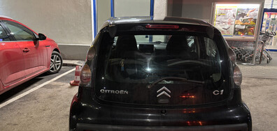 Паркиране пред авариен изход