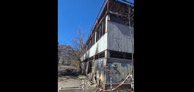 Опасна сграда до столичното 73-то училище