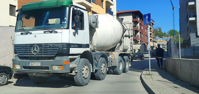 Да караш в насрещното