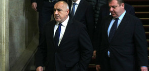 Премиерът и военният министър - на посещение в Косово
