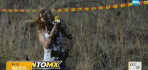 Репортерка стана цялата в кал след интервю с моторист (ВИДЕО)