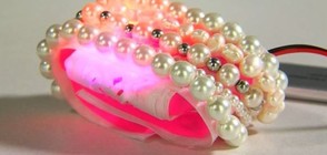 Дамска "умна" гривна предупреждава полицията при нападение