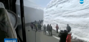 Път с гигантски снежни тунели в Япония – отворен за посещения до края на юни (ВИДЕО)