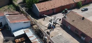 Хеликоптер едва не се разби при аварийно кацане в Свищов (ВИДЕО)