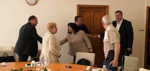 Петкова разговаря с протестиращи срещу „Топлофикация“ граждани