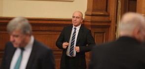 Емил Христов остава зам.-председател на парламента (ВИДЕО)