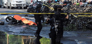 Поне двама са убити, а 13 ранени при атентати срещу църкви в Индонезия (СНИМКИ)