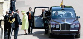 Кралицата, принц Чарлз и Камила пристигнаха в храма „Сейнт Джордж” (ВИДЕО+СНИМКИ)