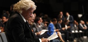 Милиардерът Ричард Брансън тренира като астронавт