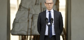 Разследват за корупция шефа на кабинета на Макрон